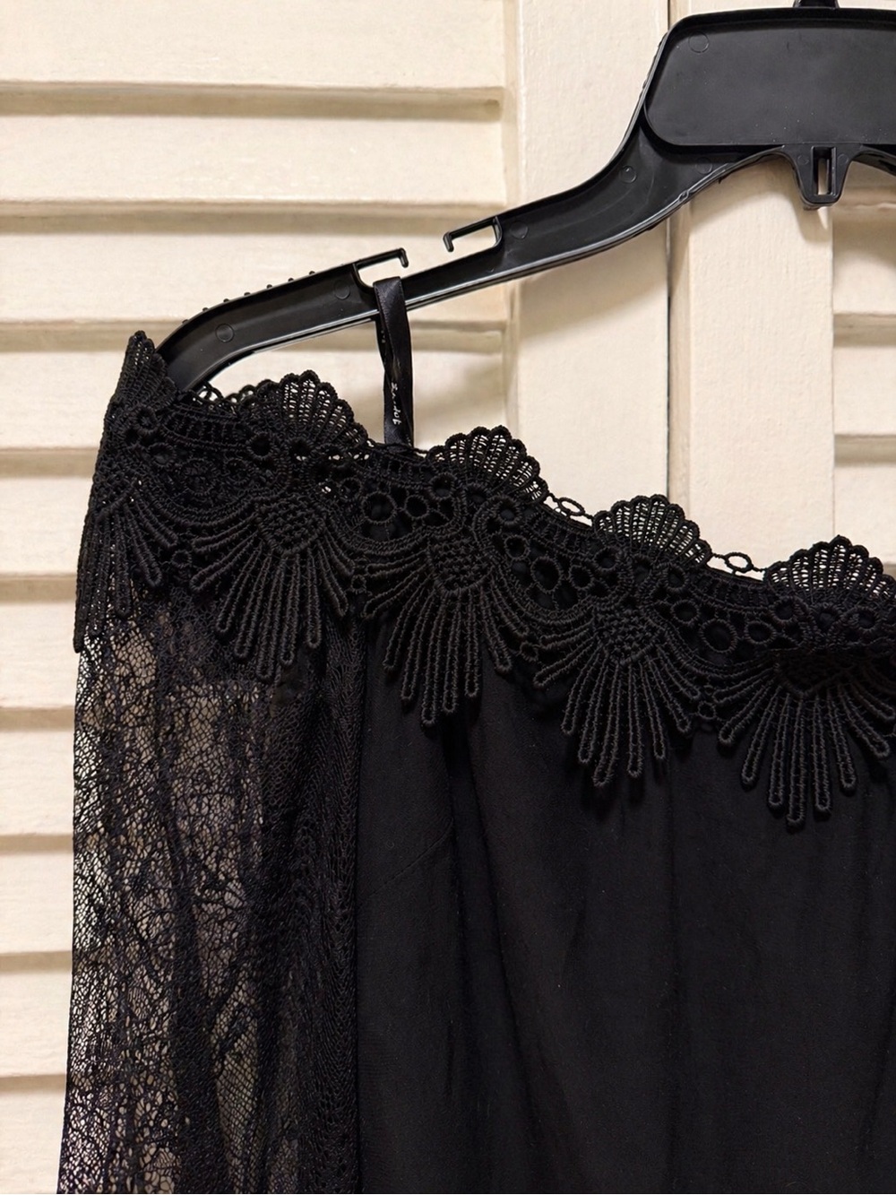 Bardot 🖤 Charlston Off Shoulder Top - Picture 3 of 7